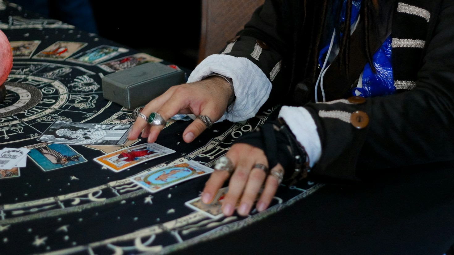 How to Build Meaningful Connections in Astrology Forums